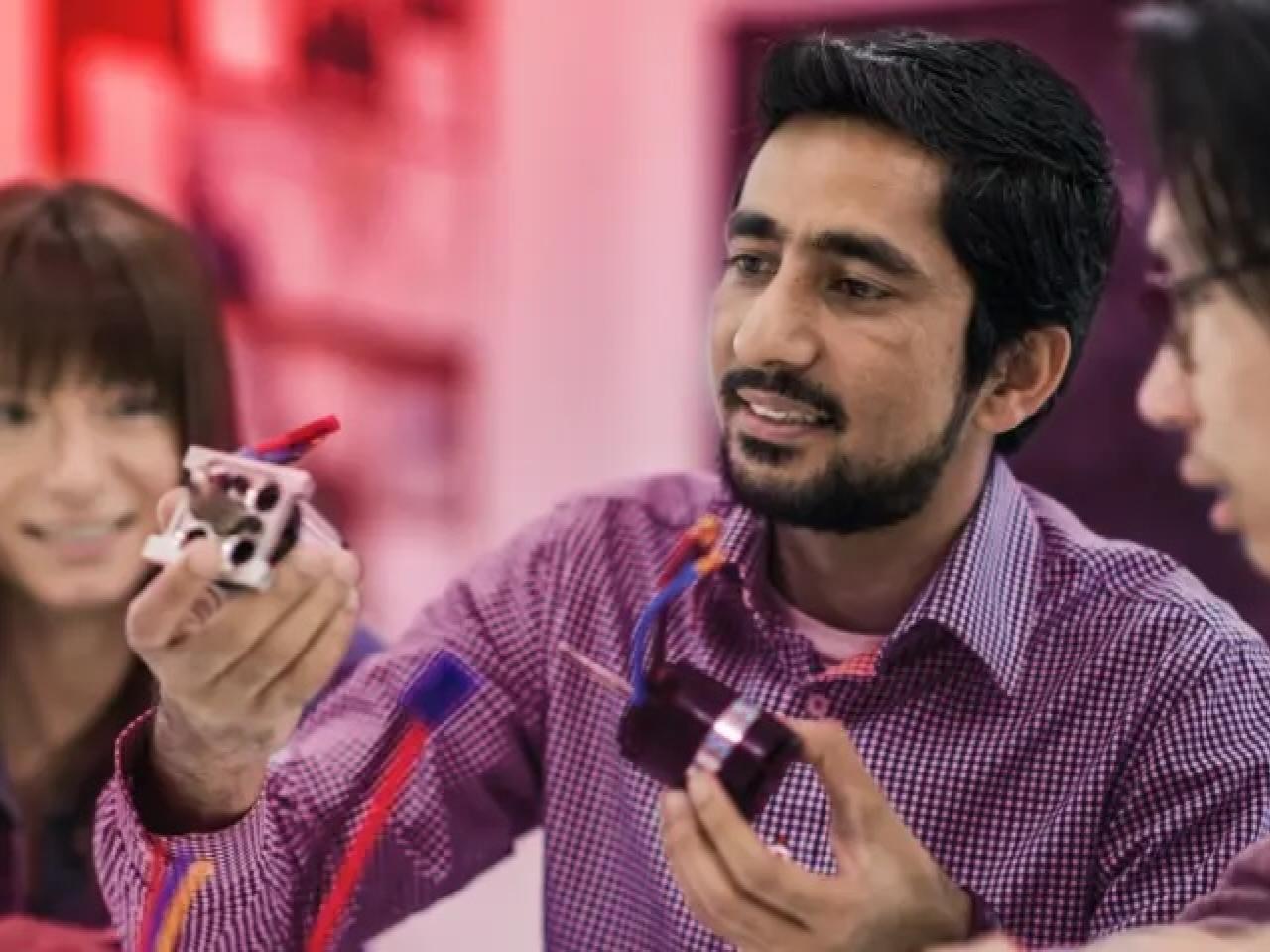 Instructor demonstrating for students