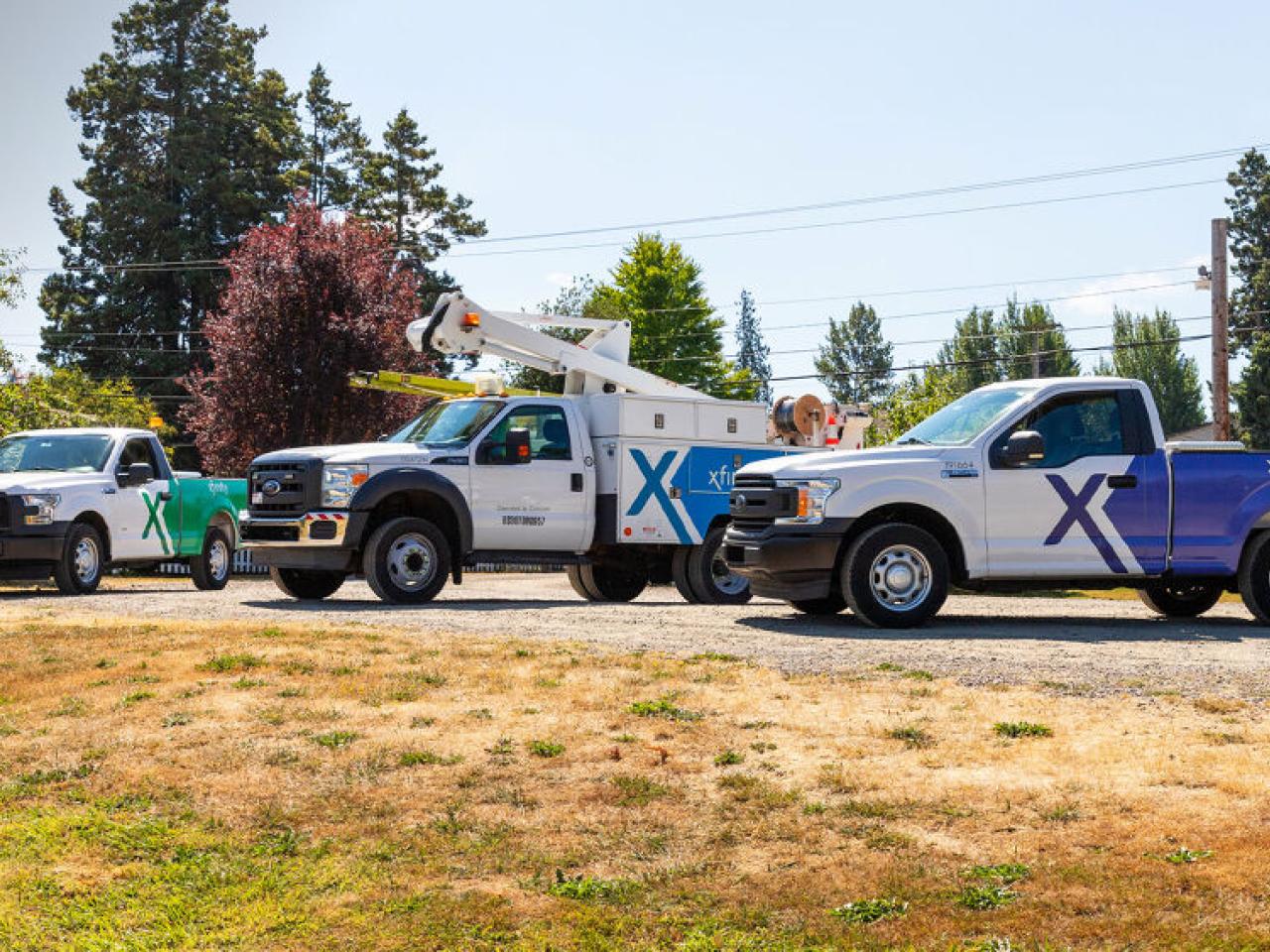 Comcast utility trucks