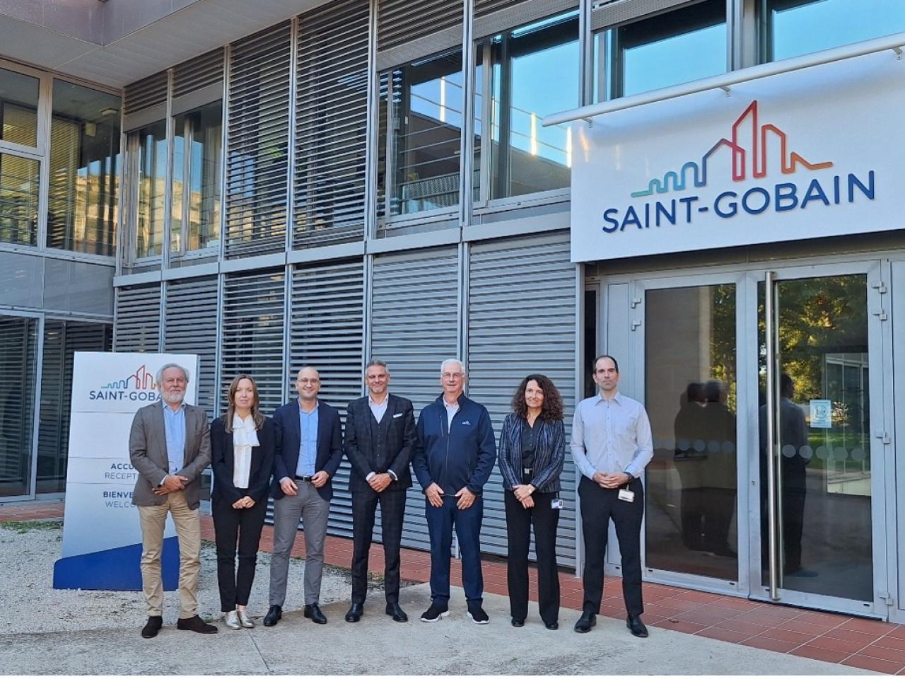 Leaders from Eurodia Industrie and Saint-Gobain Ceramics meet to discuss the details of their partnership.
