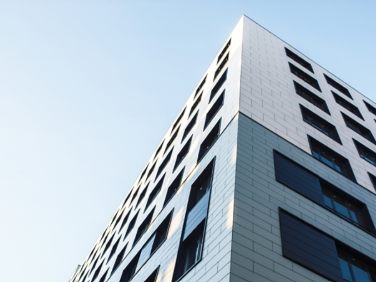 Smart Buildings: Leveraging Sustainable AI to Reduce Carbon and Costs