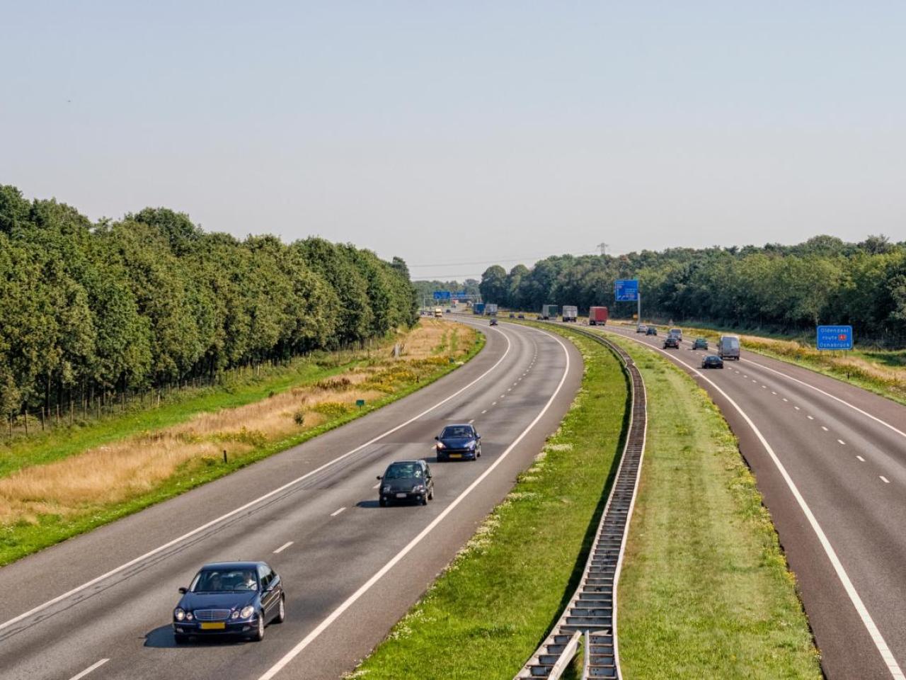 Cars on a highway, representatitve of The Ray