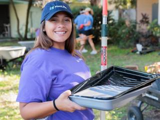 MetLife employee volunteers in Tampa, Florida helped rebuild a home with nonprofit Rebuilding Together, which MetLife Foundation supported during its Volunteering with Purpose campaign in 2024. 