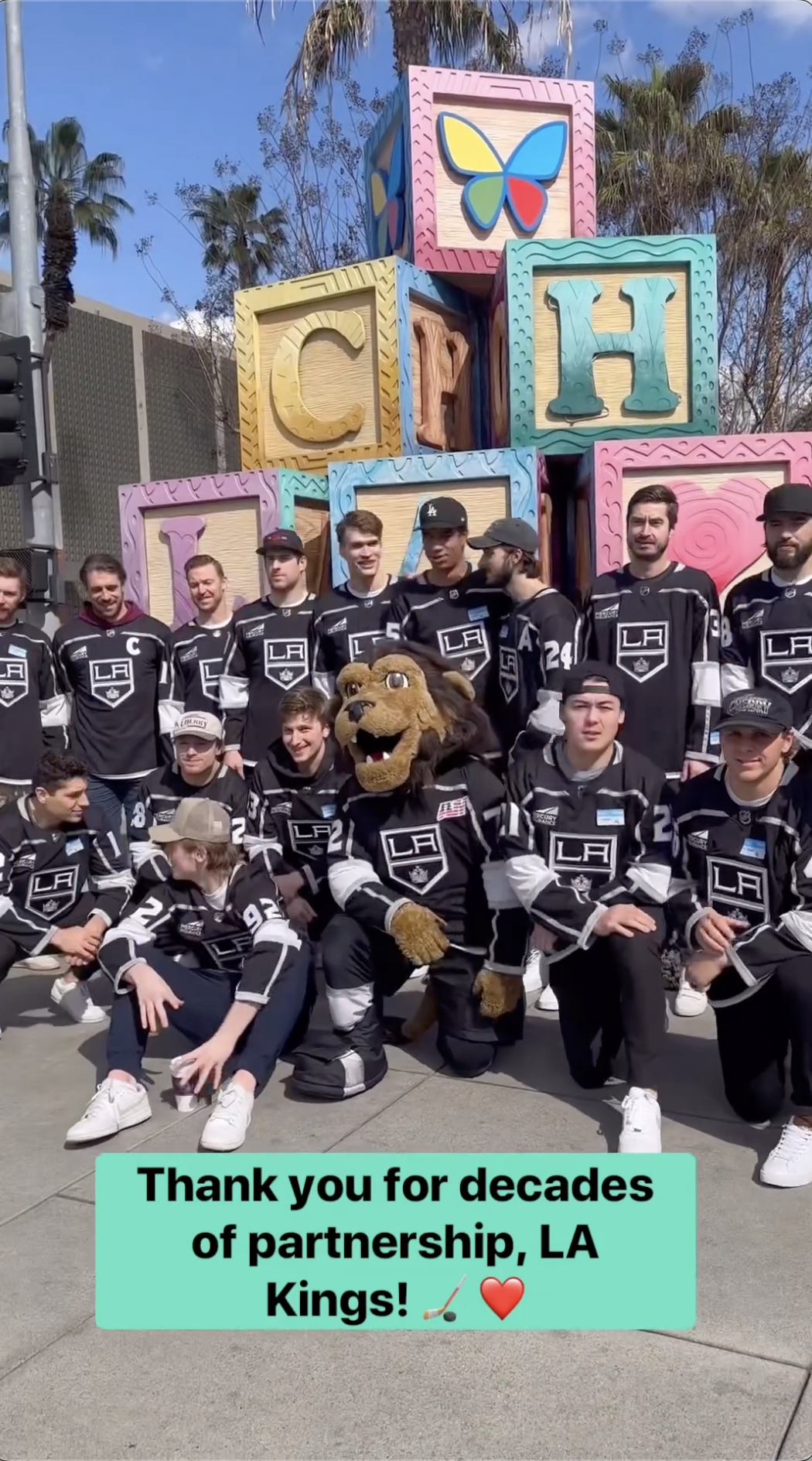 LA Kings players visited CHLA