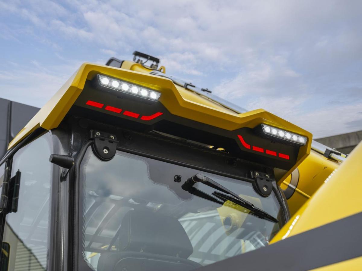 hybrid full-size telehandler prototype