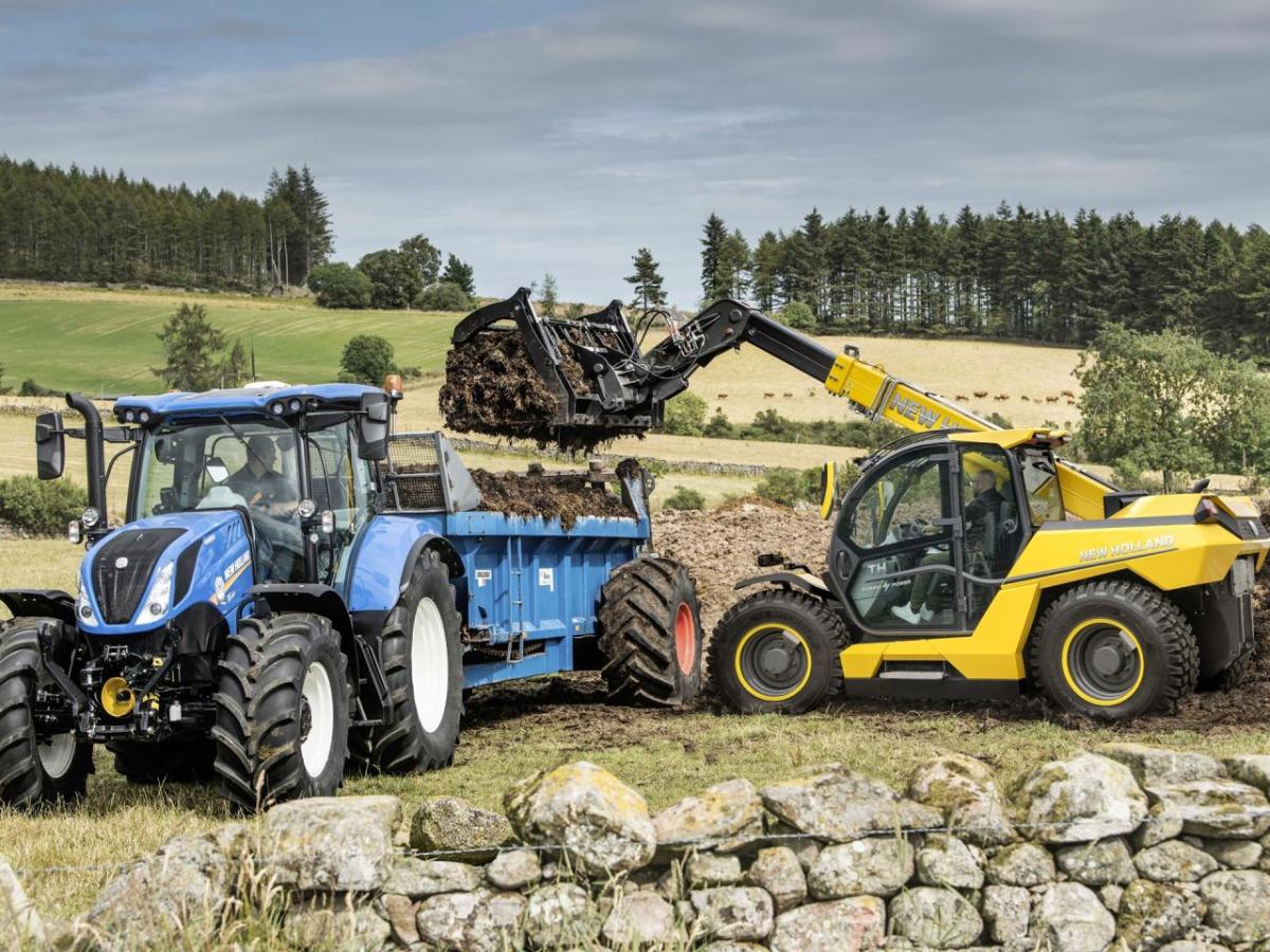 hybrid full-size telehandler prototype lifting dirt