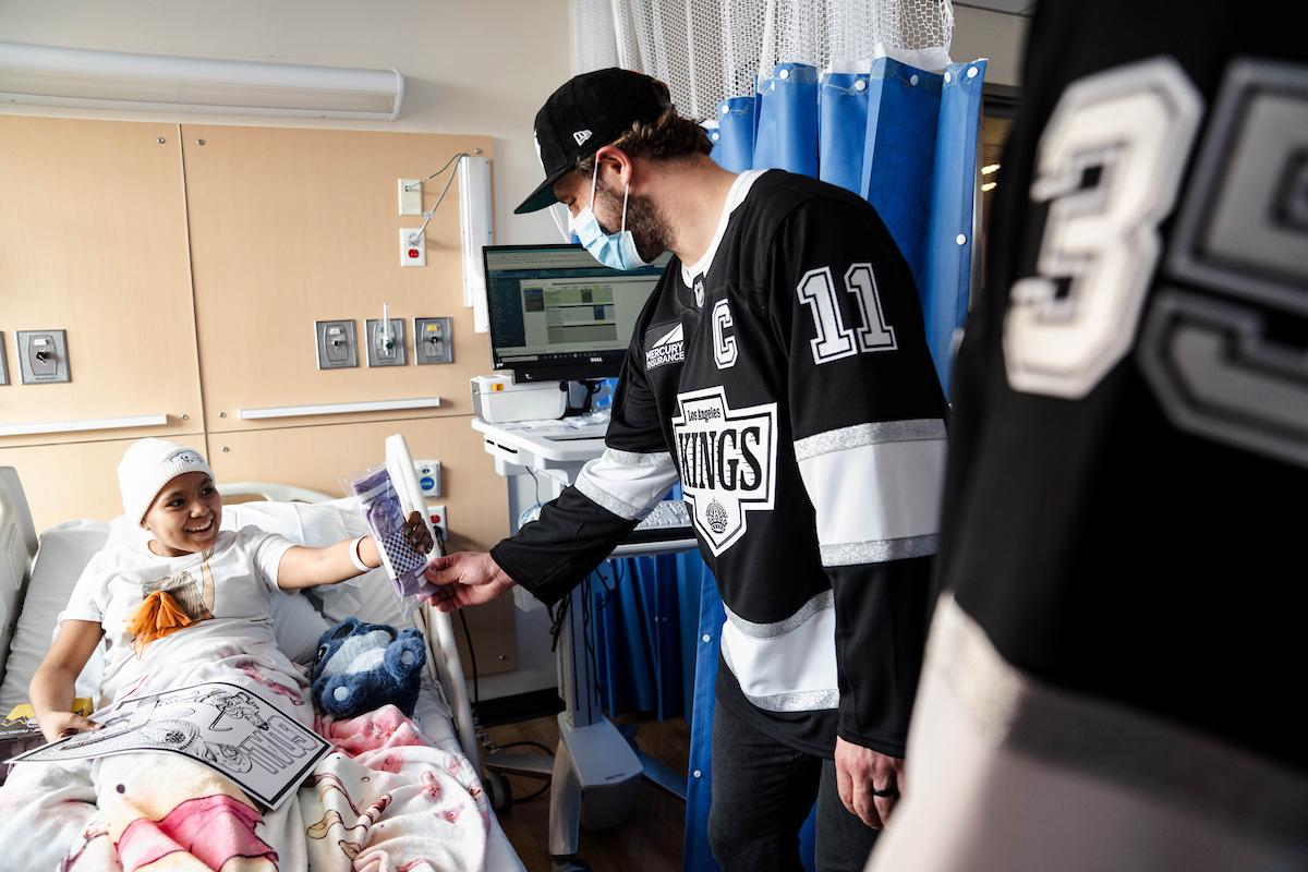 LA Kings Players with CHLA Patient