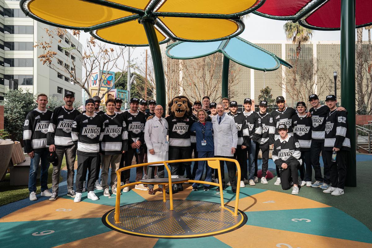LA Kings visit CHLA 