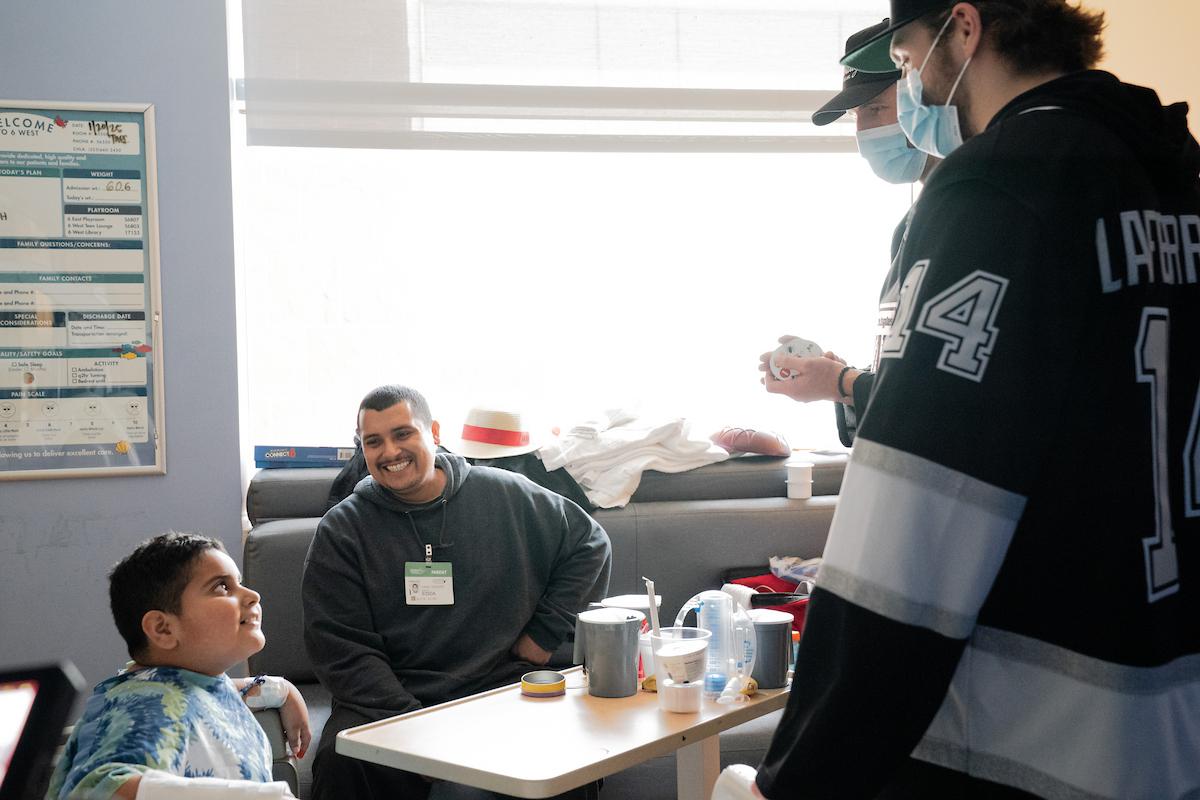 LA Kings Players with CHLA Patient