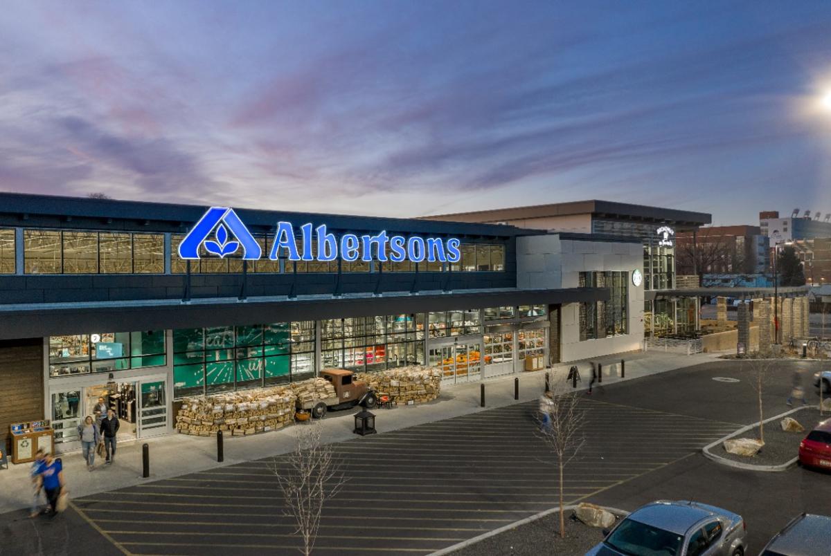 Front of Albertsons store