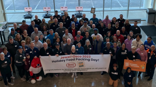 Albertsons Companies Jewel-Osco team poses at Jewel-Osco 2023 Holiday Food Packing Day