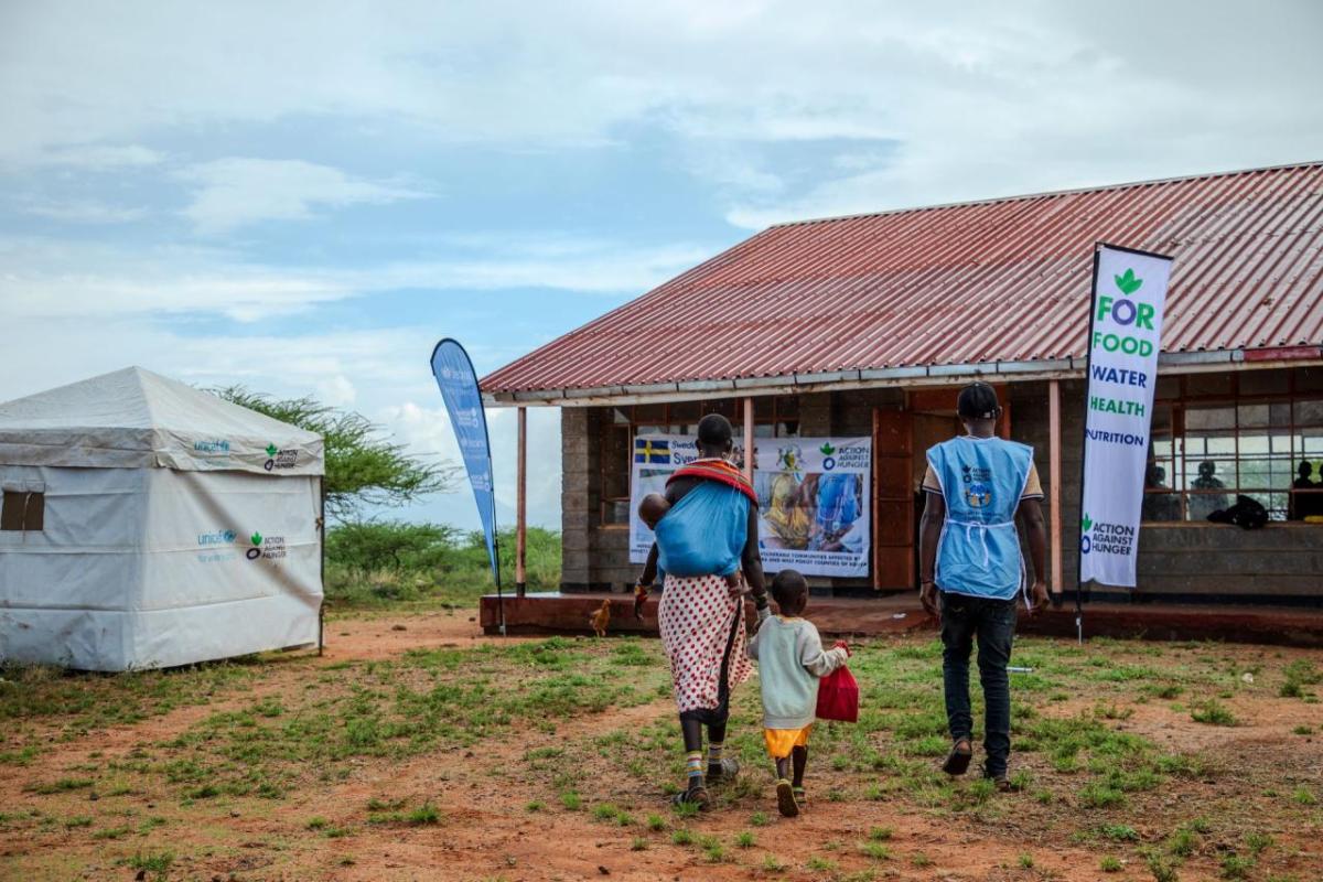Rashei goes to the Action Against Hunger clinic for a thorough assessment. 