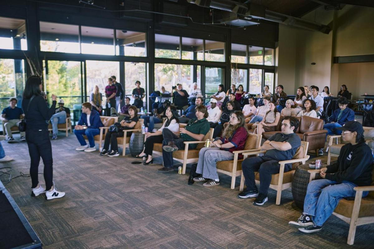 AEG’s University Relations team, the program introduced the AEG Internship Program and offered insights on career readiness.  AEG’s University Relations team, the program introduced the AEG Internship Program and offered insights on career readiness.