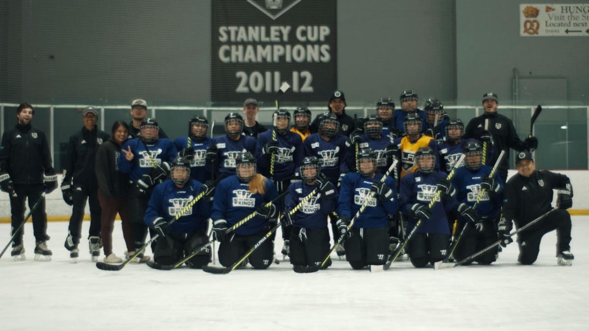 hockey team lined up together