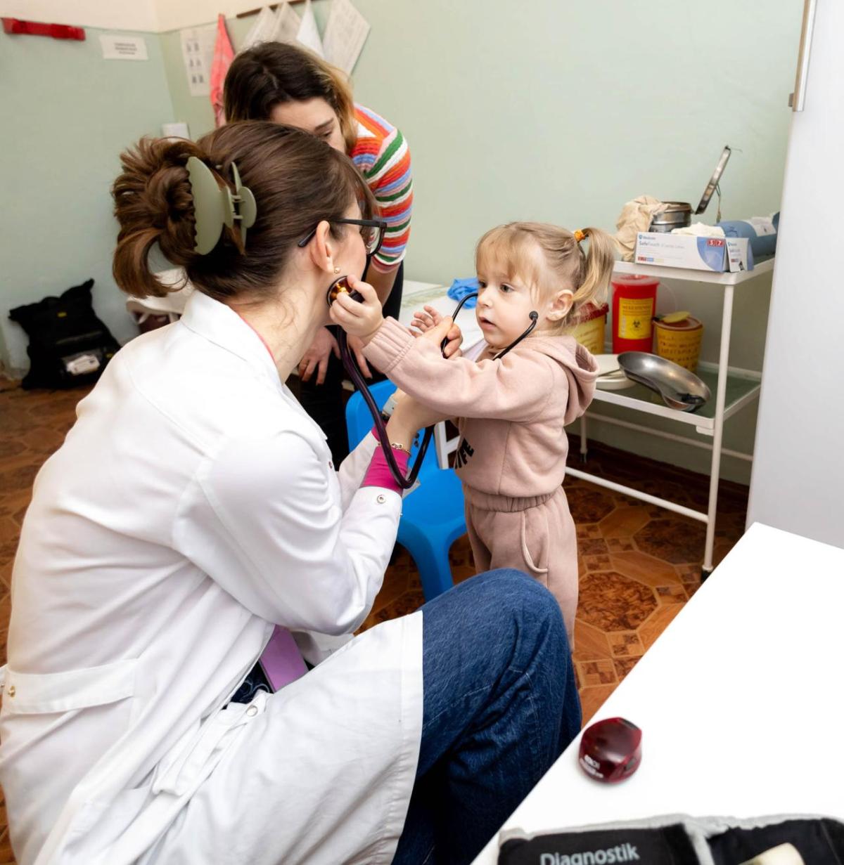 Ukrainian NGO Charity Fund Modern Village and Town, with the support of Direct Relief, provided medical consultations to kids in need of care in Kirovohrad, Ukraine. Specialists examined and consulted with 250 children from newborn to 18 years old, free of charge. (Photo courtesy of Charity Fund Modern Village and Town) Ukrainian NGO Charity Fund Modern Village and Town, with the support of Direct Relief, provided medical consultations to kids in need of care in Kirovohrad, Ukraine. Specialists examined and consulted with 250 children from newborn to 18 years old, free of charge. (Photo courtesy of Charity Fund Modern Village and Town)