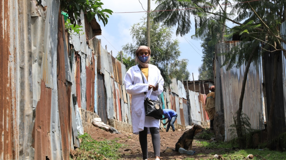 PHOTO COURTESY OF UNICEF Doctor in Ethiopia holding purse