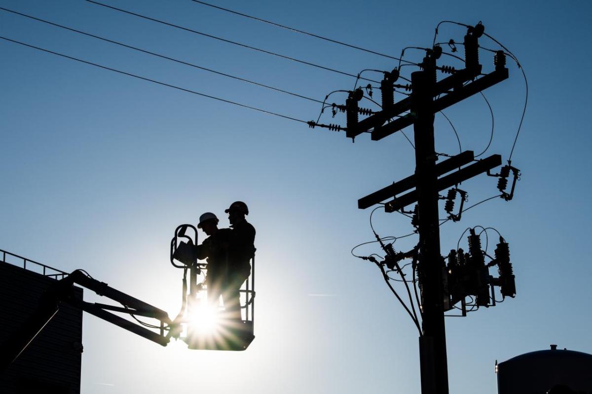 Eaton delivers breakthrough innovation to help utilities strengthen wildfire prevention efforts with grid-edge controls and intelligent fault detection. Photo credit: Dennis Schroeder, NREL.
