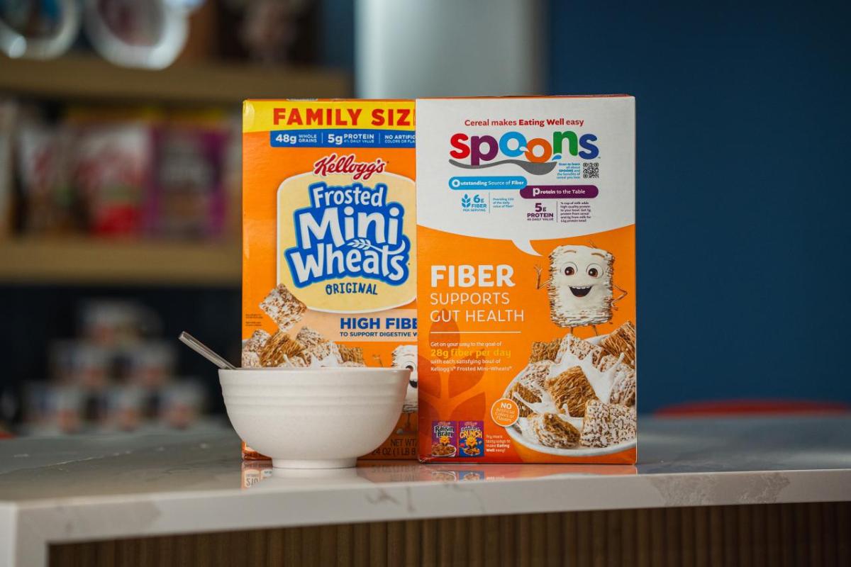 Frosted Mini-Wheats SPOONS packaging with bowl