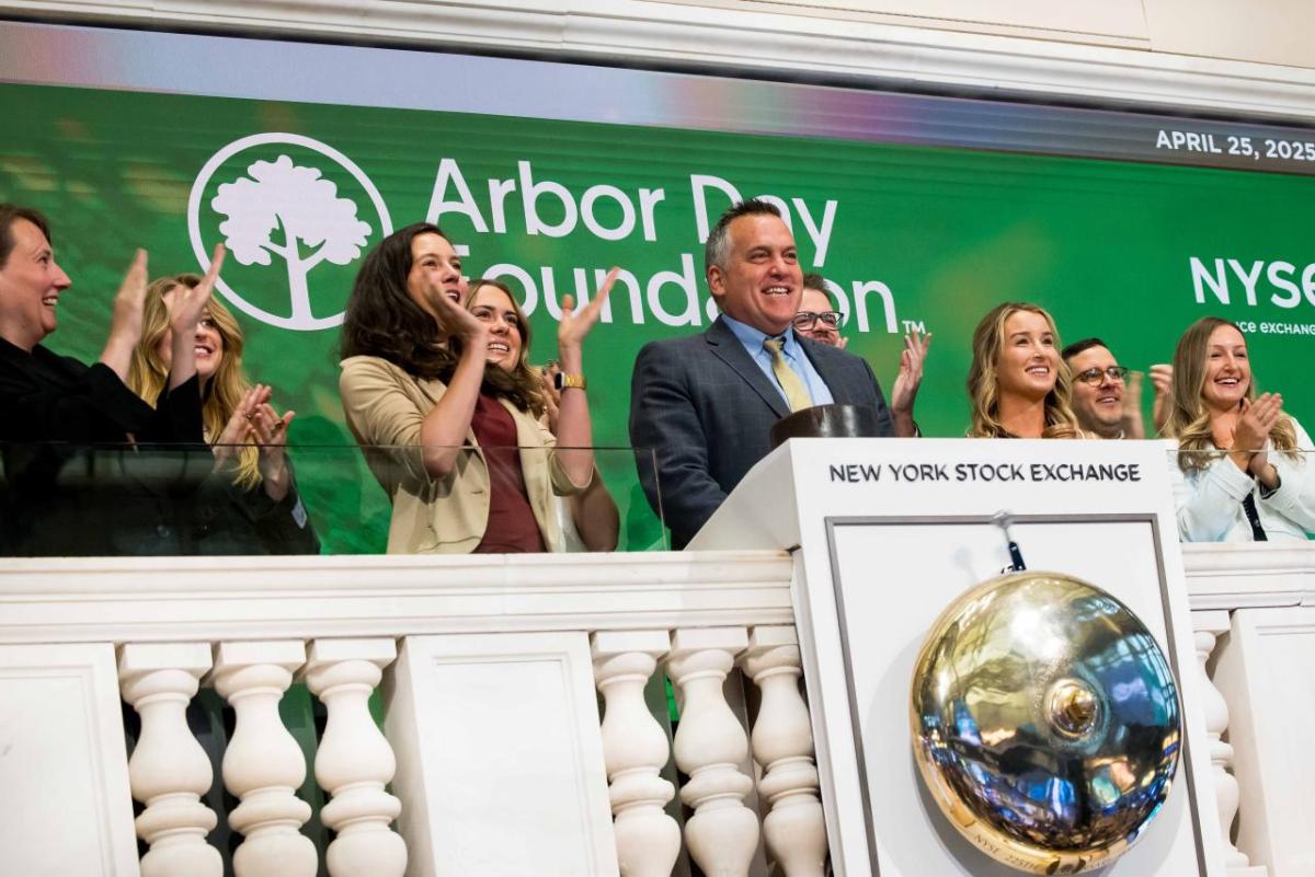 Arbor Day Foundation CEO Dan Lambe rings New York Stock Exchange Opening Bell on Arbor Day. Photo courtesy of New York Stock Exchange. 