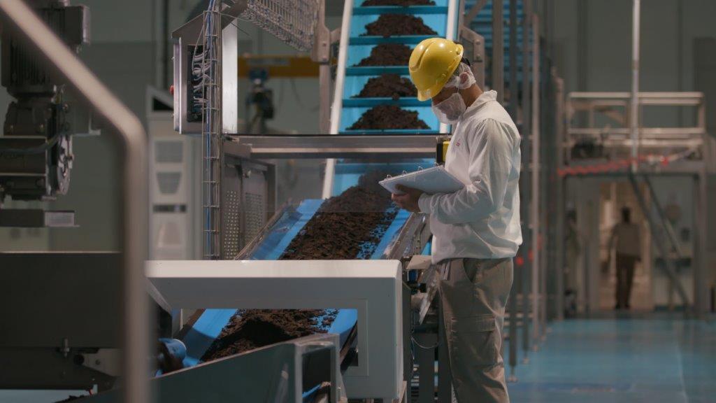 Mondelez Bahrain Biscuits employee on the factory floor