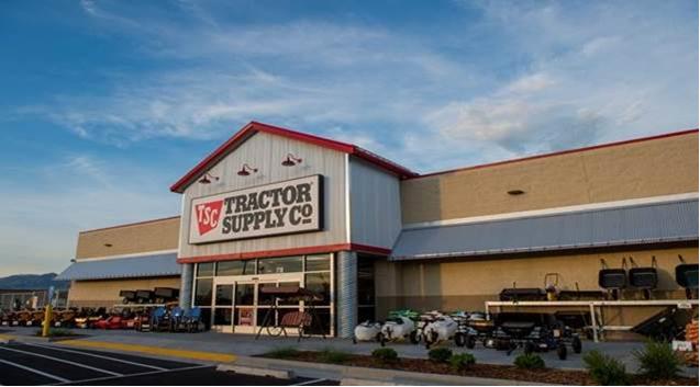 Exterior storefront of a Tractor Supply Co.