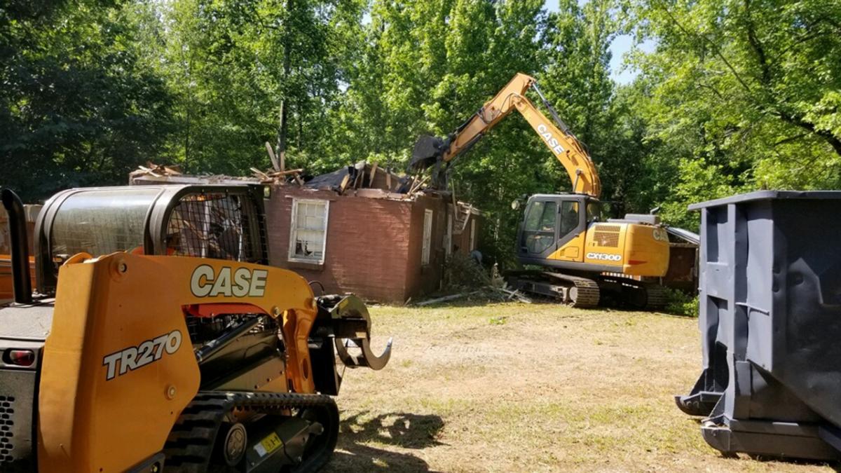 CASE is supporting Team Rubicon volunteers with their training all whilst helping the Girl Scouts Camp Martha Johnson in Georgia, U.S.A.