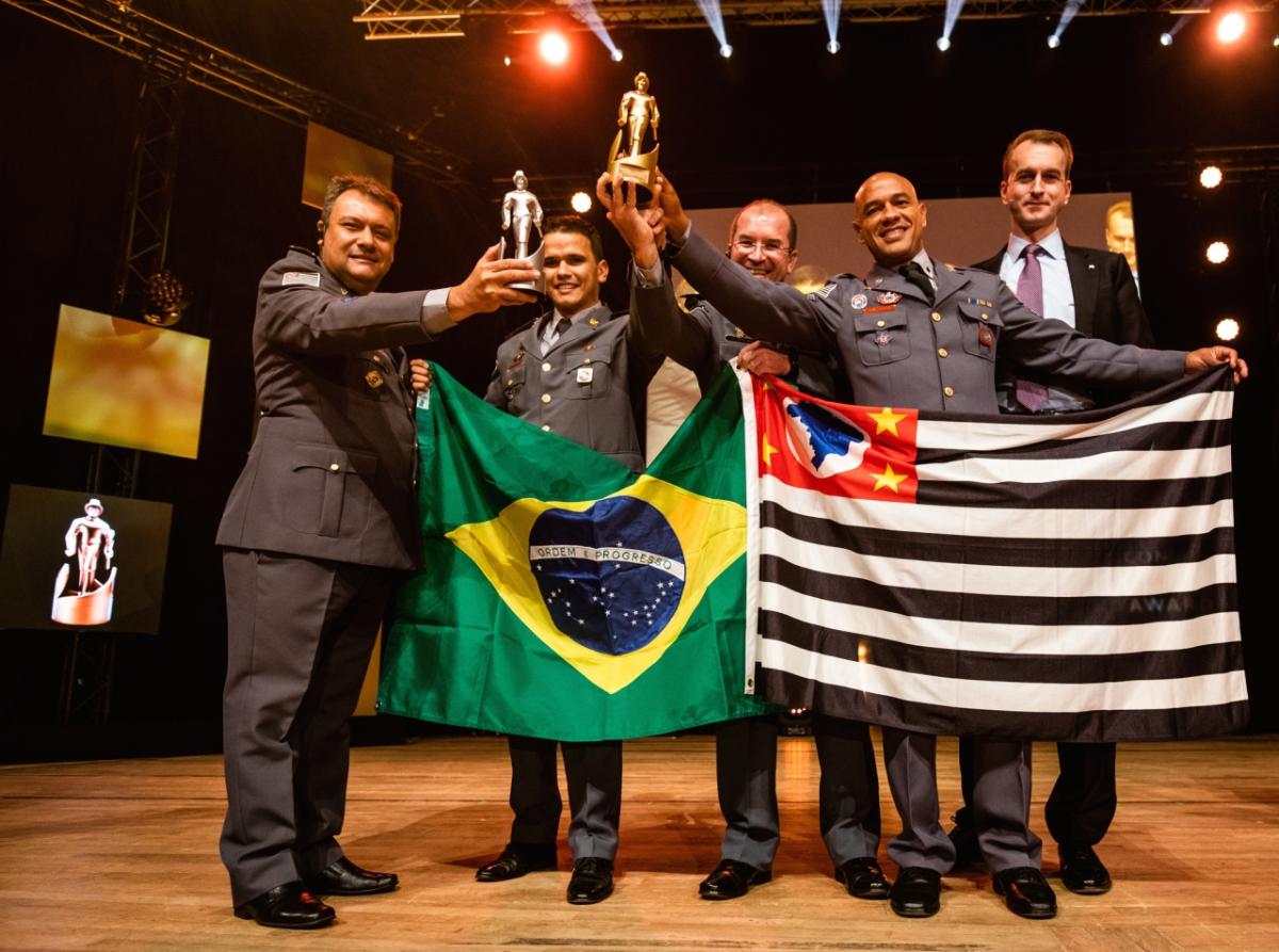 The São Paulo Fire Department, Brazil was delighted to take home the prestigious award of “International Firefighting Team of the Year 2018” for its firefighting operation in a high-rise building