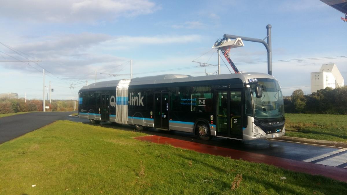 The new Heuliez Bus GX 437 full electric model live in action.