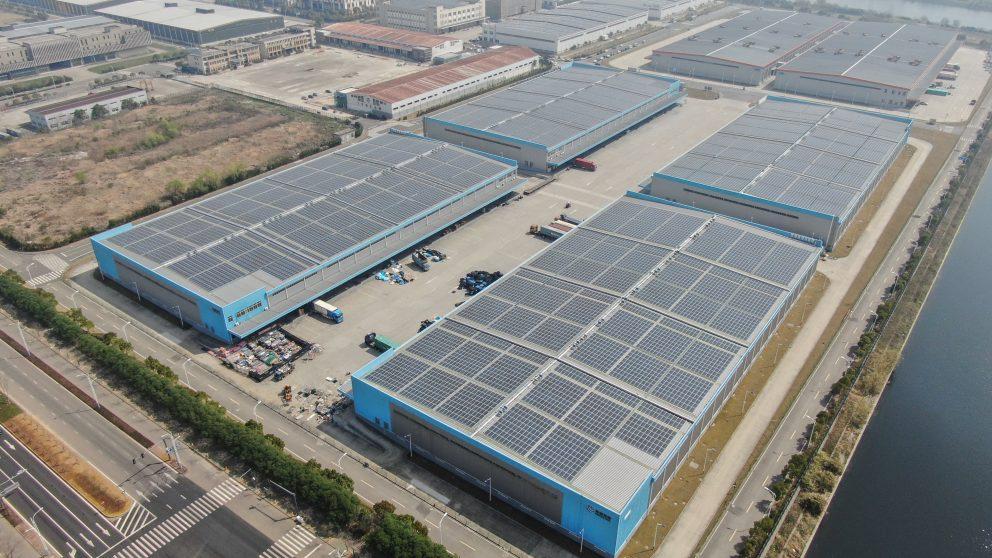 A Cainiao bonded warehouse equipped with solar panels. Photo credit: Alibaba Group A Cainiao bonded warehouse equipped with solar panels. Photo credit: Alibaba Group