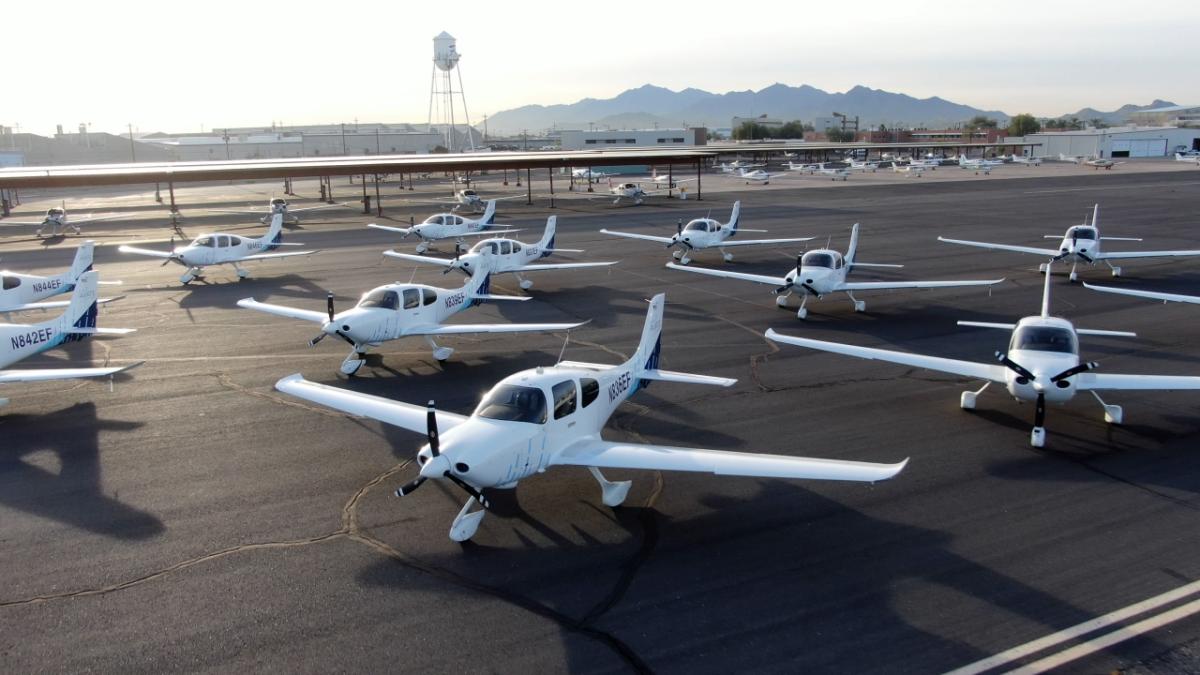 small airplanes for flight school
