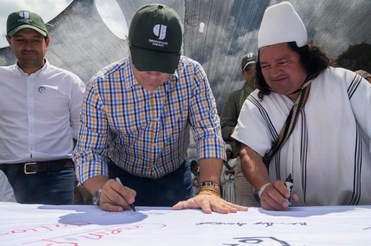 Colombian minister of Energy and Mining Diego Mesa Puyo, President of Colombia Iván Duque Márquez, and Arhuaco Leader Noel Torres signing to launch the Terra Initiative. 