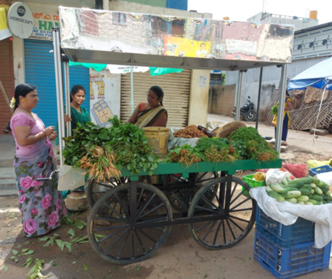 Leveraging passive cooling technology, the net-zero cooling cart delivers affordable, sustainable cooling while reducing food loss – avoiding GHGs and boosting street vendors’ income