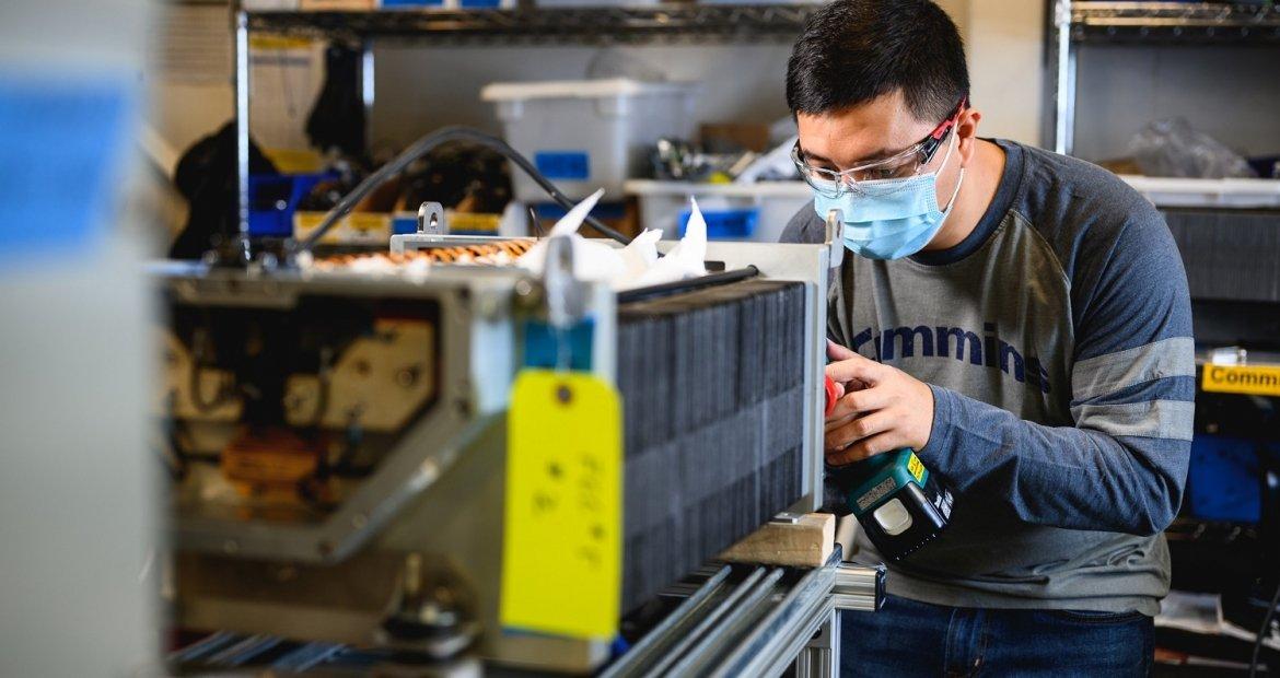 A Cummins employee works at the company’s Fuel Cell & Hydrogen Technology Campus in Mississauga, Ontario (Canada). A Cummins employee works at the company’s Fuel Cell & Hydrogen Technology Campus in Mississauga, Ontario (Canada).