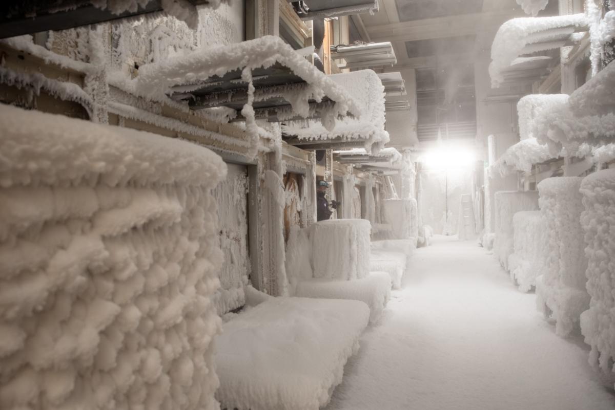 It snows every week in Tyler, Texas! The Systems Extreme Environmental Test (SEET) room at the Tyler, Texas Trane® manufacturing facility provides an ideal, controlled environment for simulating extreme weather conditions, allowing technicians and engineers to put heat pumps and AC systems through thousands of hours of continuous testing – while measuring and managing quality and performance. The foundation for Trane’s Cold Climate Heat Pump challenge prototype was tested in the SEET room, ahead of outperforming tests at the U.S. Department of Energy’s Oak Ridge National Lab Facility.