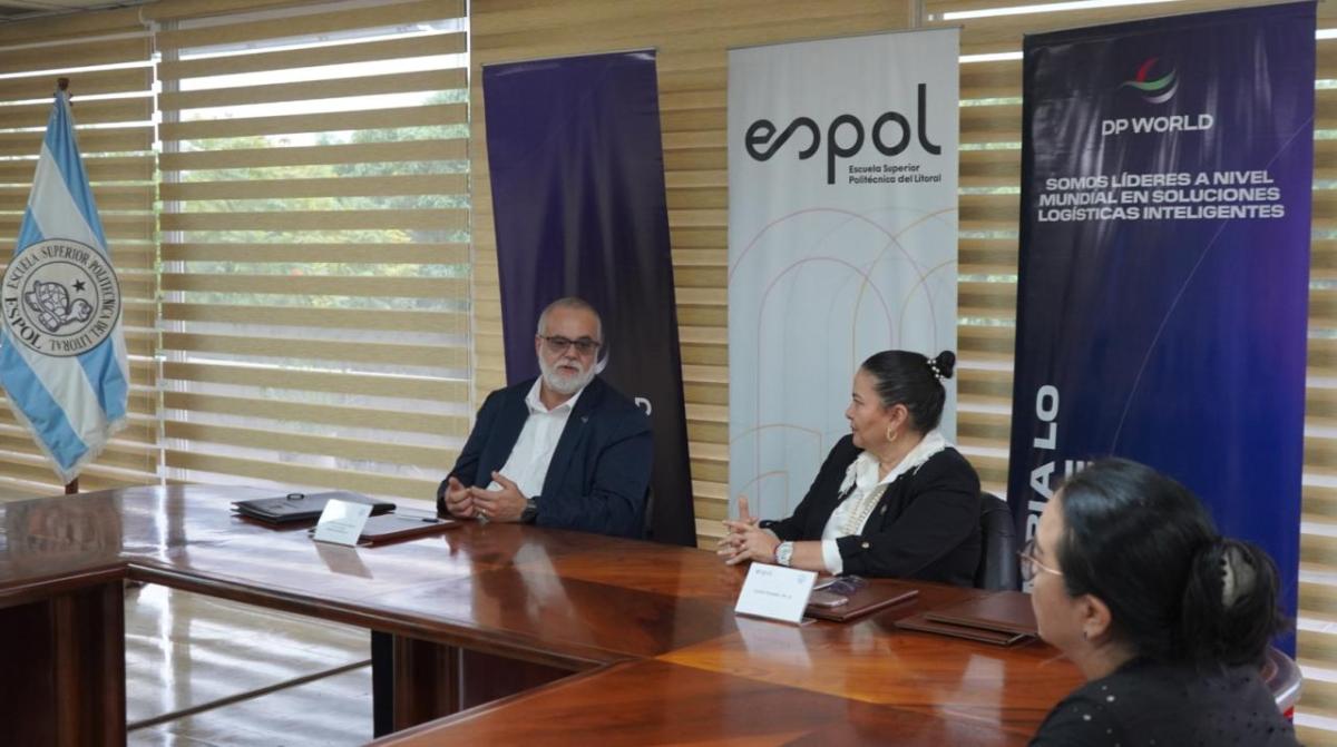 Representatives from DP World and ESPOL meet to discuss the scientific monitoring programme that will evaluate marine biodiversity around Living Seawalls at the Port of Posorja.
