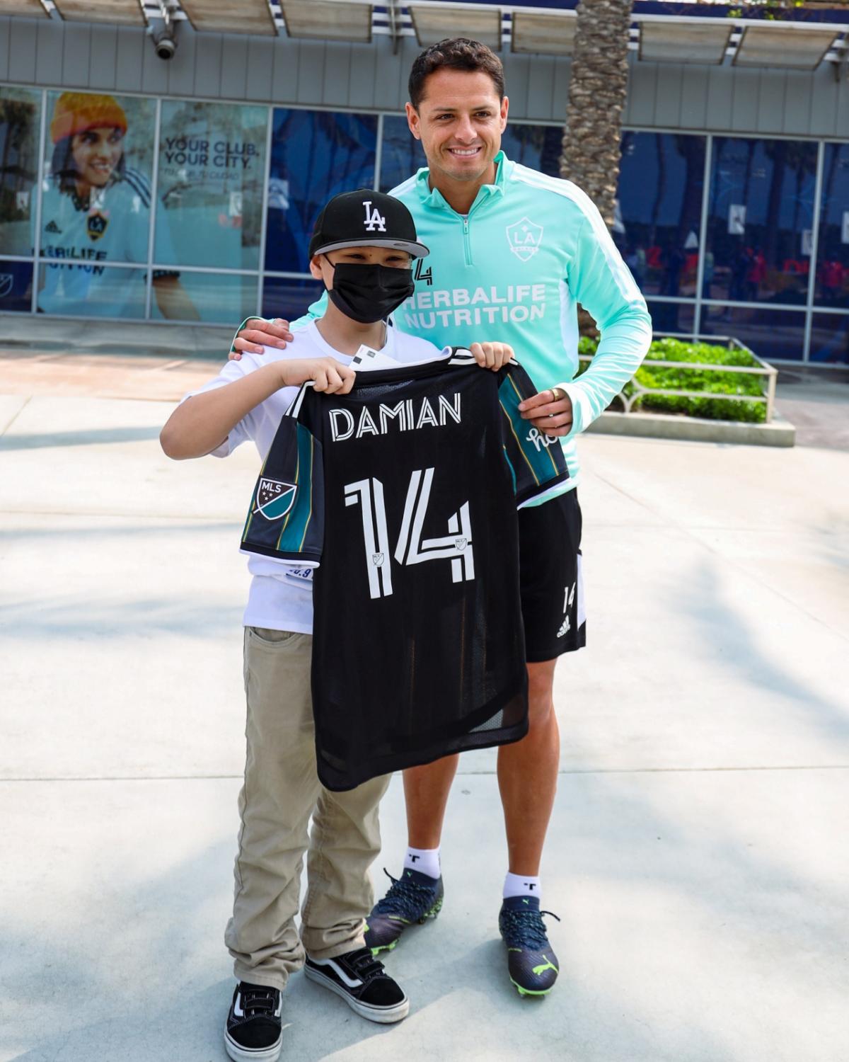 LA Galaxy's Chicharito Surprises 10-year-old Cancer Patient