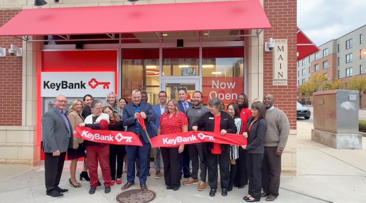 Ribbon cutting ceremony at the KeyBank downtown Akron branch.
