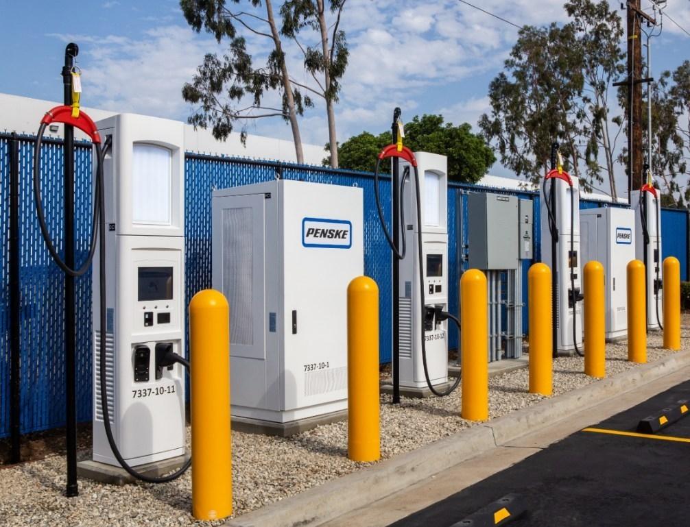SCE helped Penske bring heavy duty truck fast charging to Southern California truck leasing sites.