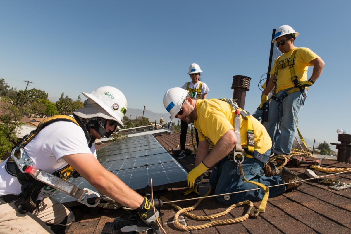 New state program helps SCE homeowners in environmentally impacted communities install rooftop solar systems. The nonprofit Grid Alternatives is the program administrator.
