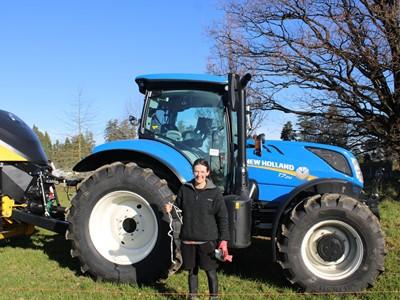 CNH Industrial’s Commercial Business Manager (New Zealand), Murray Grant, said that New Holland is thrilled to be able to support New Zealand’s agricultural industry through initiatives like the FMG Young Farmers and the Young Farmer of the Year competition, so that talented individuals like Emma receive the recognition and support they deserve. Emma Poole in front of a New Holland tractor.