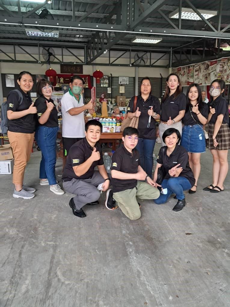 Arrow employees helping at a food bank in Malaysia