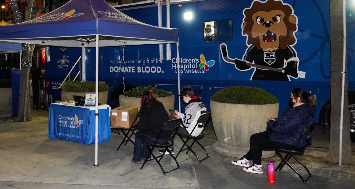 Volunteers at LA Kings and Children's Hospital LA's mobile blood drive.