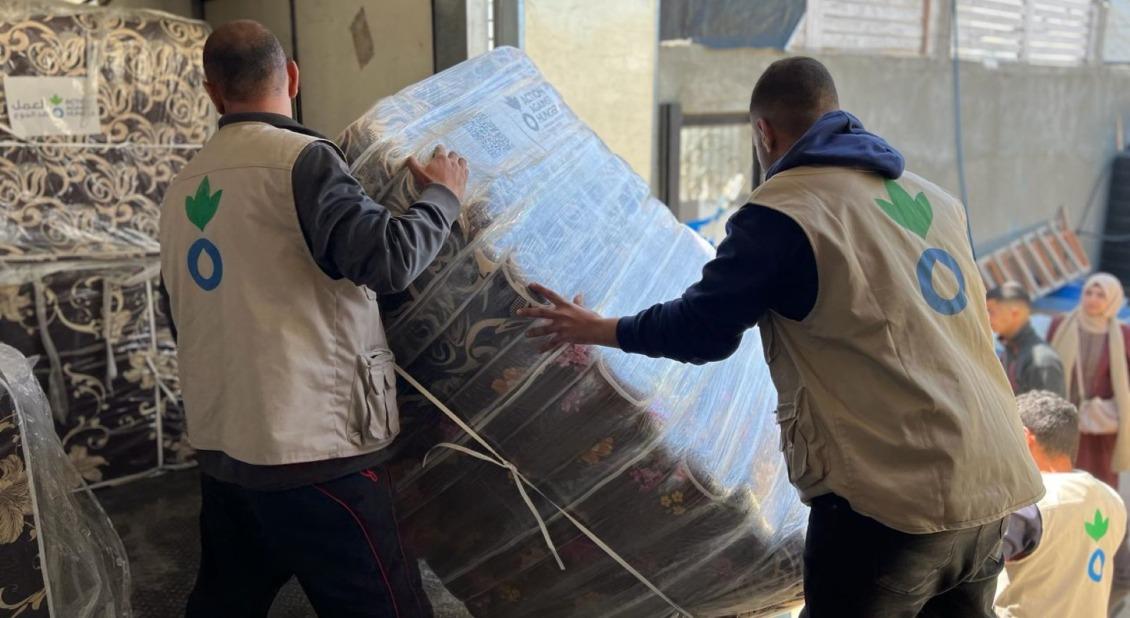 Action Against Hunger teams have distributed more than 1000 bedding sets to families. Each set is composed of four mattresses, four blankets, one mat, and six pillows. Action Against Hunger teams have distributed more than 1000 bedding sets to families. Each set is composed of four mattresses, four blankets, one mat, and six pillows.