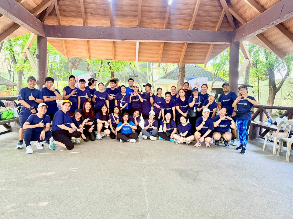 Nielsen volunteers in the Philippines