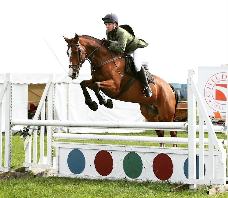 Rachel Underhill horse jumping.