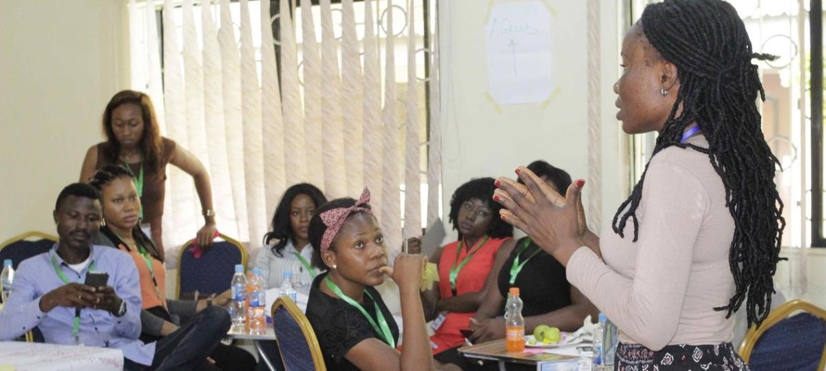 Jennifer Amadi gives a presentation. Courtesy of Women Deliver and HP
