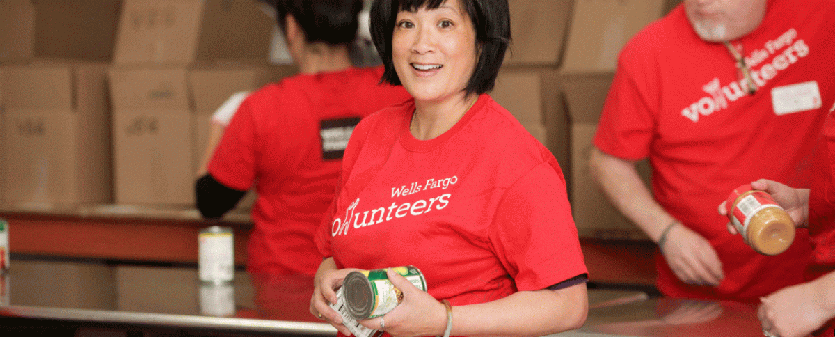 Sherene Lee volunteers at a San Francisco food bank with a Wells Fargo Volunteers chapter.