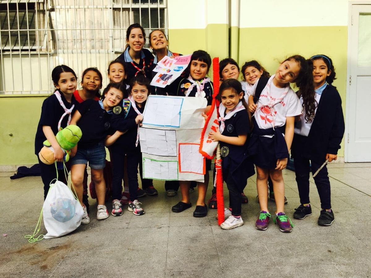 Girl Guides from Asociación Guías Argentinas participate in the Surf Smart program Girl Guides from Asociación Guías Argentinas participate in the Surf Smart program
