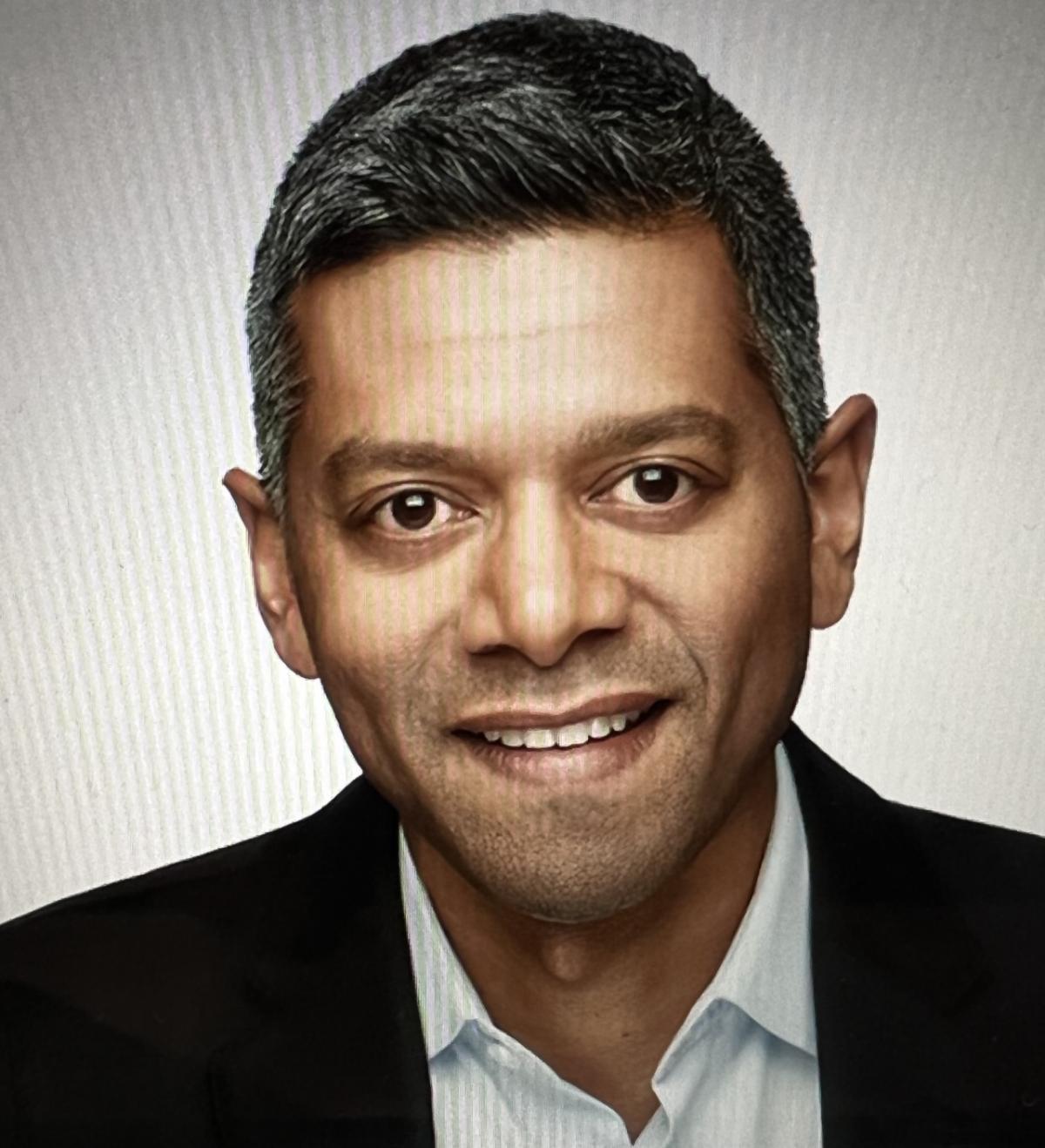 bio photo of Vinay Nair (Founder and CEO of TIFIN)