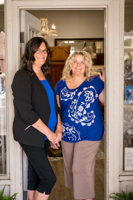 Photo: Lisa Brickey & Vonda Rogers Gray Brush Vintage Market WWW.GRAYBRUSH.COM