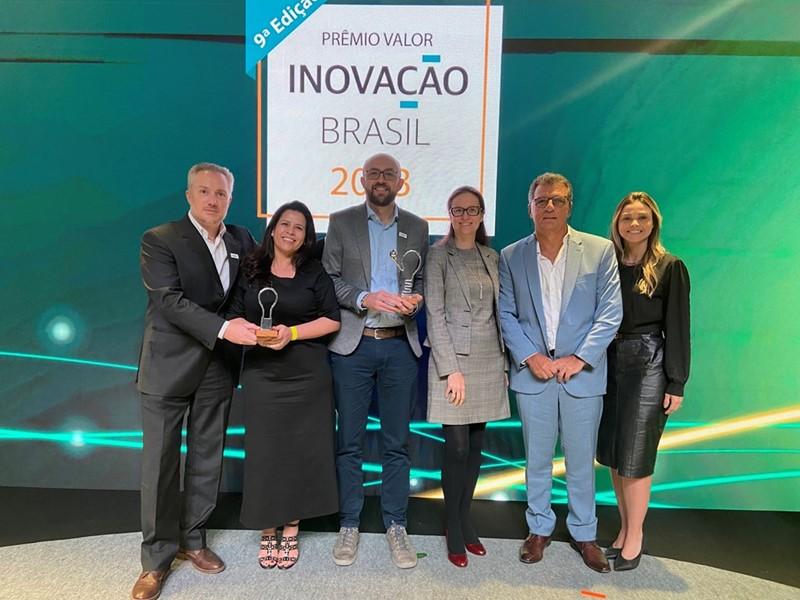 From left to right: Gregory Riordan, Director of Digital Technologies for Latin America; Darilene Raftopulos, Head of Human Resources for Latin America; Rafael Miotto, President for Latin America; Laura Overall, Vice President of Worldwide Corporate Communications; Carlos Visconti, Open Innovation Manager for Latin America; and Gabriela Lobo, Head of Corporate Communications for Latin America. " "